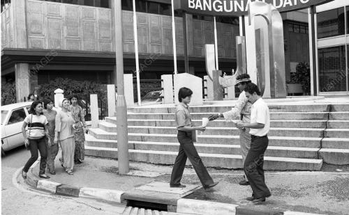 KL05_10032015_KLSE