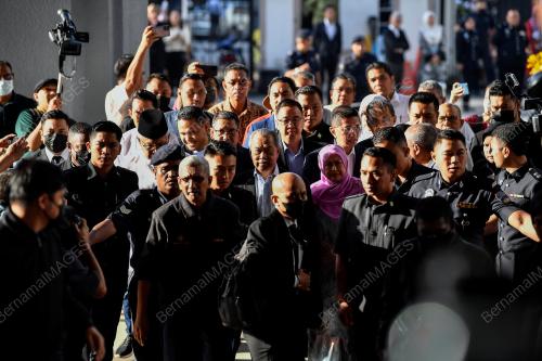 TAN SRI MUHYIDDIN MOHD YASSIN