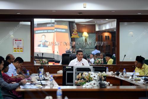 DATUK SERI MOHAMED AZMIN ALI