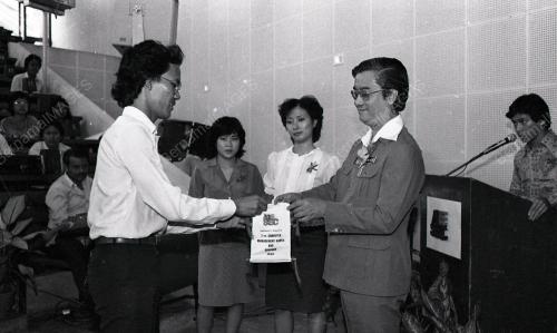 DR TONG TIONG HONG