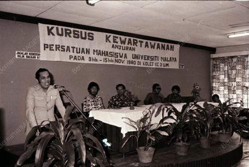 KURSUS KEWARTAWANAN