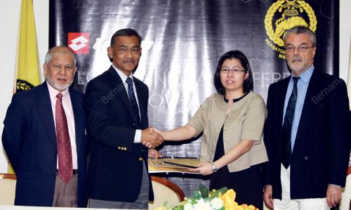 AZZUDDIN AHMAD