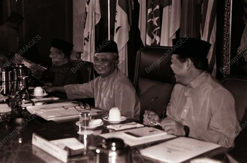 MESYUARAT MAJLIS TERTINGGI UMNO