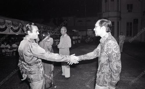 DR. MAHATHIR MOHAMAD