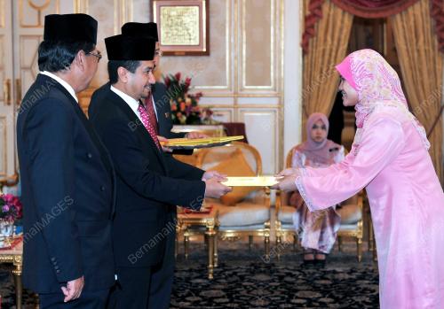 AGONG