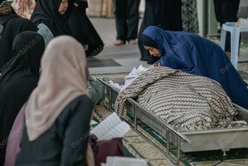 SOLAT JENAZAH DATUK ROSNAH ABD MAJID