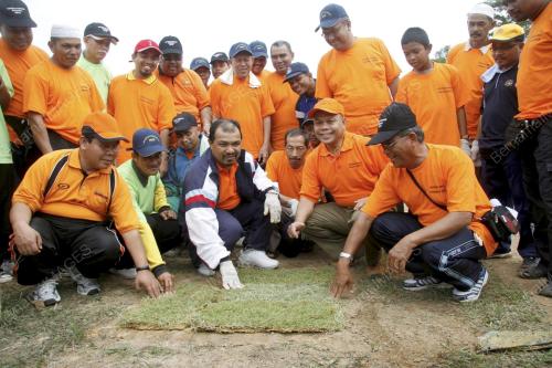 JAMIL KHIR BAHAROM