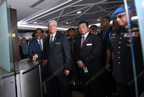 DATUK SERI ISMAIL SABRI YAAKOB