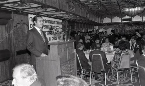 DR. MAHATHIR MOHAMAD