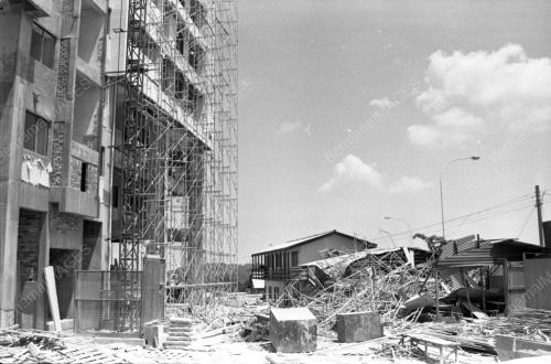 KL05_13012015_JATUH_BANGUNAN