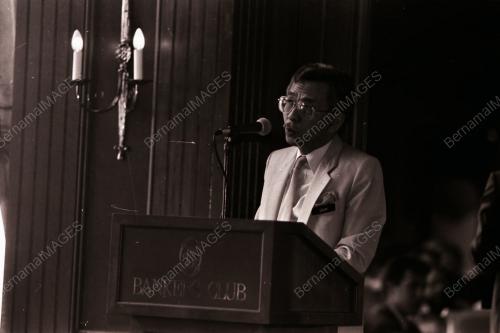 TUN DAIM ZAINUDDIN