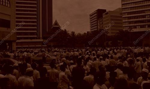 KL05_130490_SELEPASSOLATJUMAAT