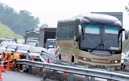 BAS EKSPRES TERBALIK