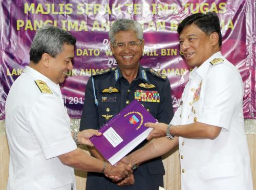 TAN SRI AZIZAN ARIFFIN