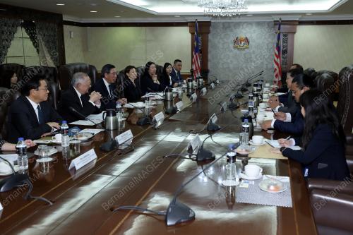 TAN SRI JOHARI ABDUL