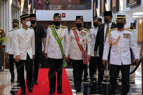 DATUK SERI ISMAIL SABRI YAAKOB