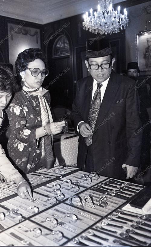 PAMERAN JAM