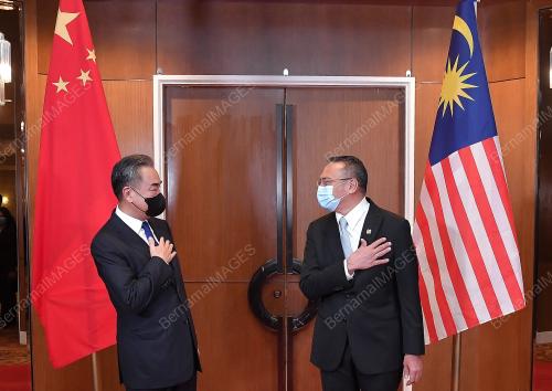 DATUK SERI HISHAMMUDDIN TUN HUSSEIN & WANG YI