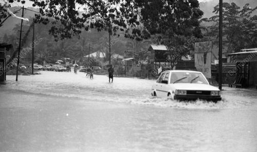 BANJIR KILAT DI JALAN TUN ABDUL RAZAK