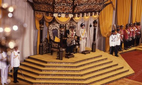 HARI KEPUTERAAN
