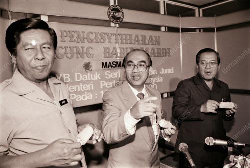 DATUK SERI SANUSI BIN JUNID