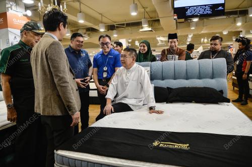 DATUK SERI SALAHUDIN AYUB
