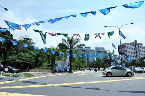 KL05_14052013_BENDERA