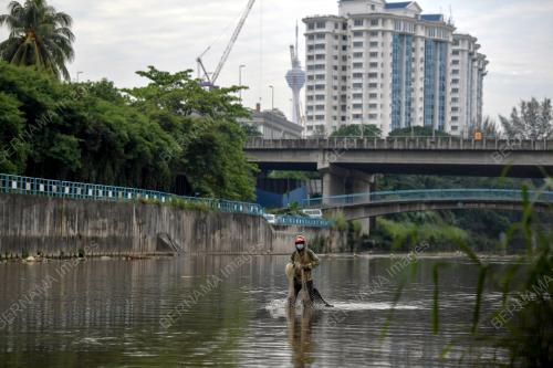 KL05_14082021_NELAYAN_BANDAR