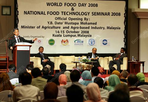 MUSTAPA MOHAMED