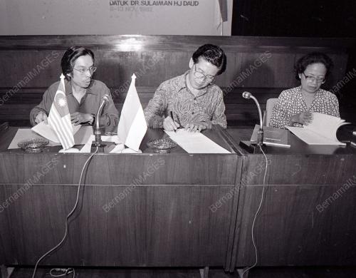MAJLIS BAHASA INDONESIA-MALAYSIA