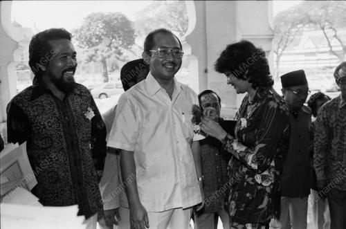 TENGKU TAN SRI RAZALEIGH HAMZAH