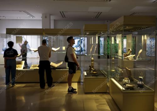 PAMERAN MENELUSURI SENI ISLAM