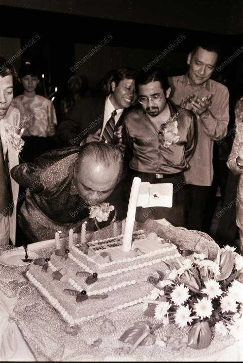 TUN ABDUL GHAFAR BIN BABA
