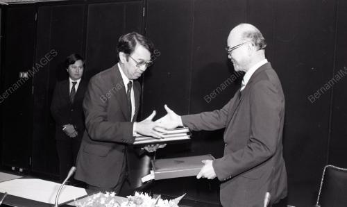 THONG YAW HONG