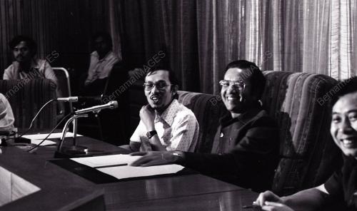 DR. MAHATHIR MOHAMAD