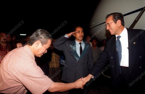 DR MAHATHIR DAN TIMBALAN