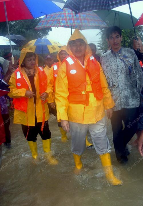TUN ABDULLAH AHMAD BADAWI