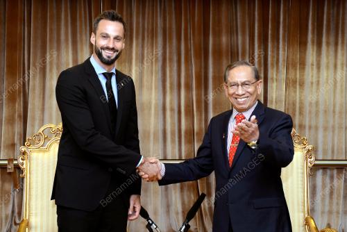KL05_15062015_KUNJUNGAN