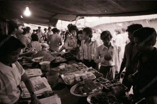JUALAN KUIH DI BULAN PUASA