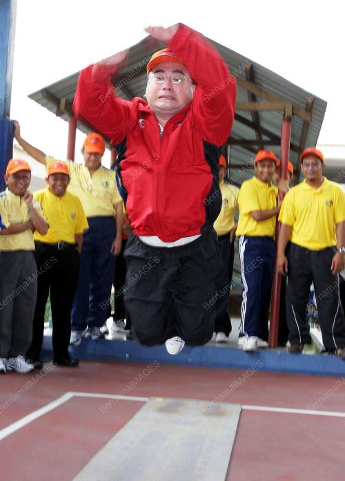 DR WEE KA SIONG
