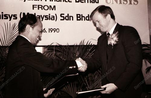 ARAB-MALAYSIAN FINANCE - UNISYS
