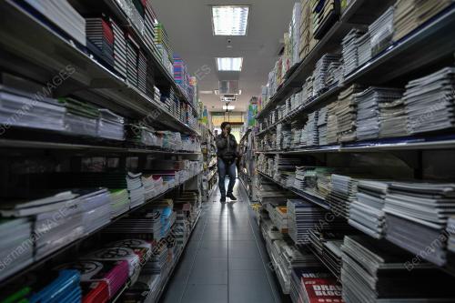 KEDAI BUKU DAN ALAT TULIS DIBENARKAN BEROPERASI