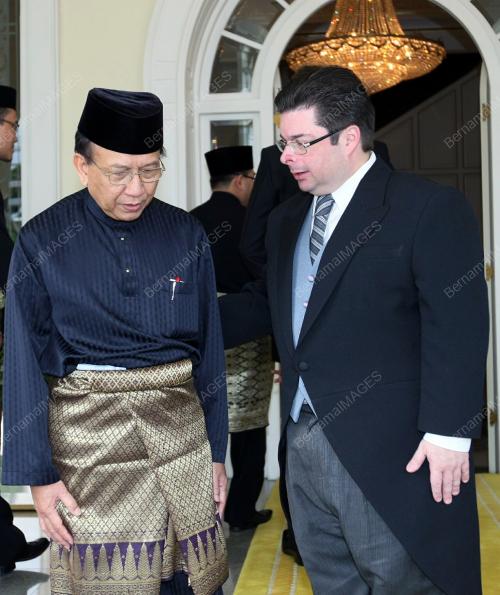 TUANKU MIZAN ZAINAL ABIDIN