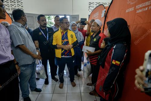 DATUK SERI AMIRUDIN SHARI