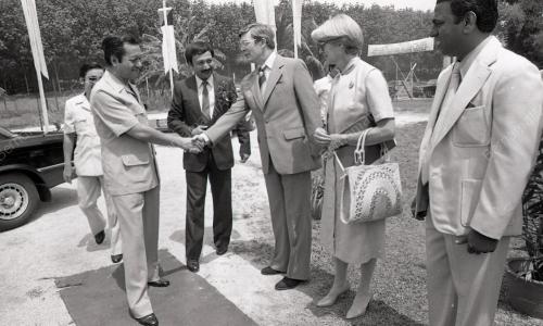 DR. MAHATHIR MOHAMAD