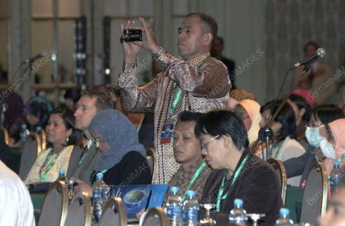 RAJA NAZRIN SHAH