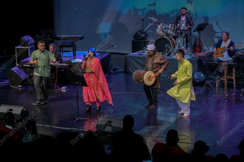 KONSERT UNVEILING UNIQUENESS 2
