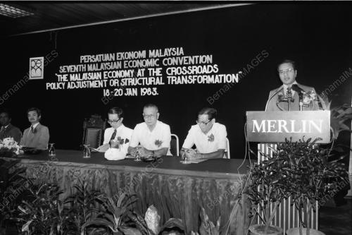 PERSIDANGAN