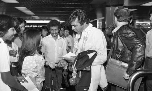 KL05_18022015_PENYANYI_TIBA