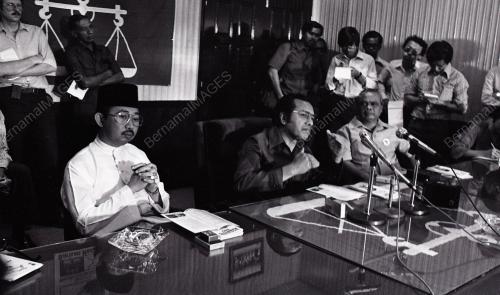 DR. MAHATHIR MOHAMAD